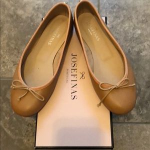 Tan Josefinas leather ballet flats